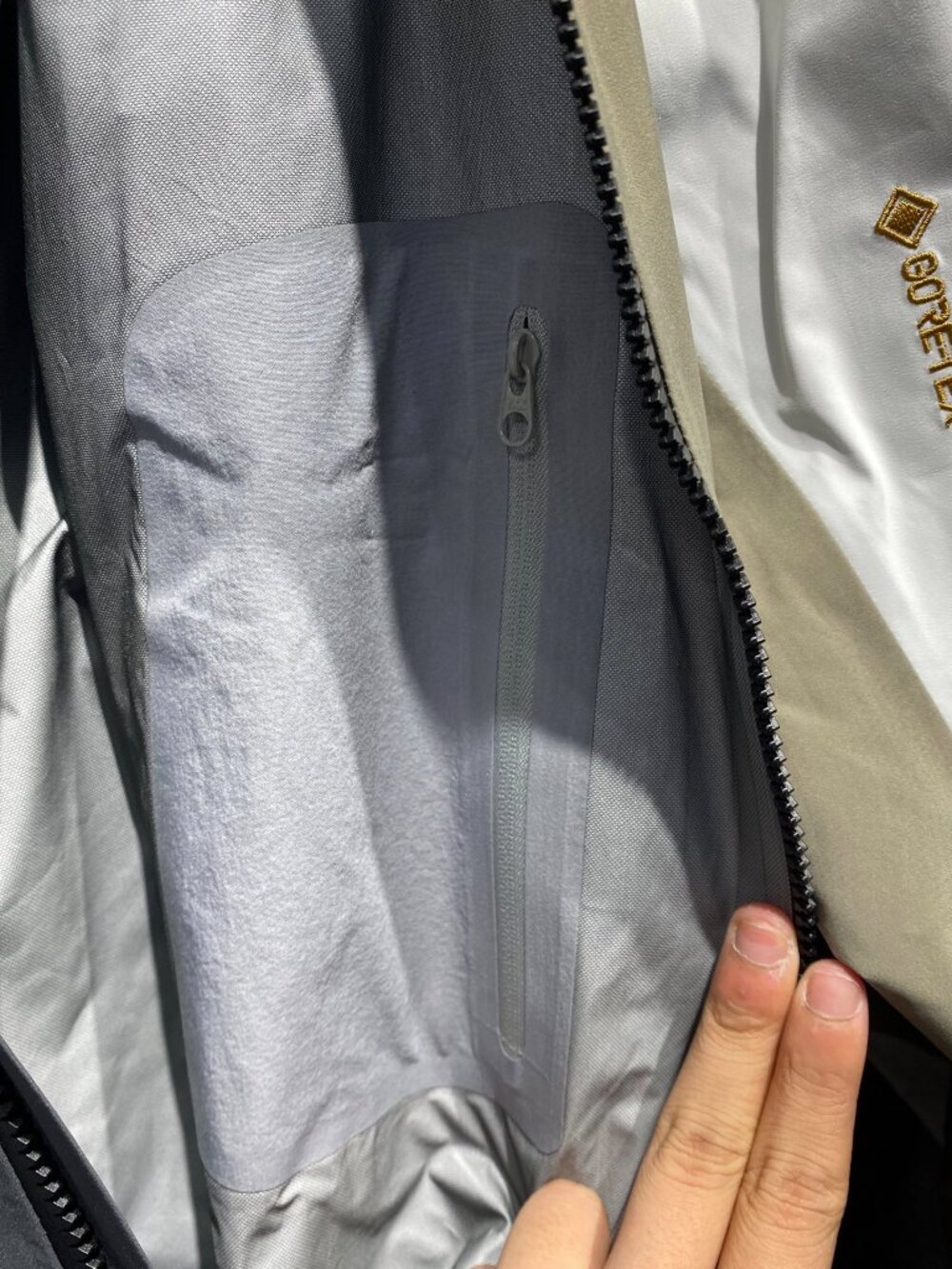 Arc'teryx BEAMS Hardshell Jacket - Picture 7 of 7